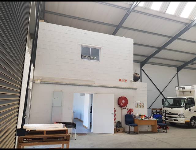 411M² WAREHOUSE TO LET IN ATLAS GARDENS